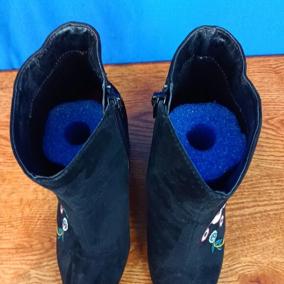 Express Boots Womens Sz 8 Faux Suede Embroidered Floral Ankle Booties Block Heel - Picture 4 of 15